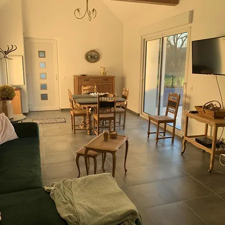 Holiday home Evasion Champetre Et Moderne Escaudoeuvres